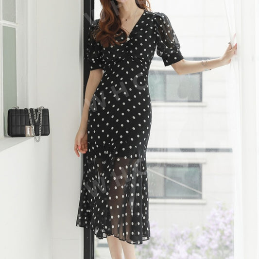 WL2060207 캐주얼 여성  섹시한 롱 스커트  레이스 v 넥 드레스