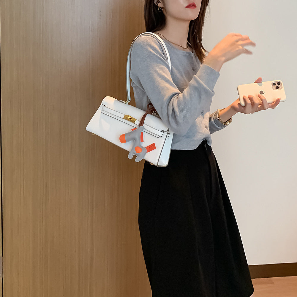 핸드백 연말 모임룩 Q1111646 화이트 블랙 여성 숄더백