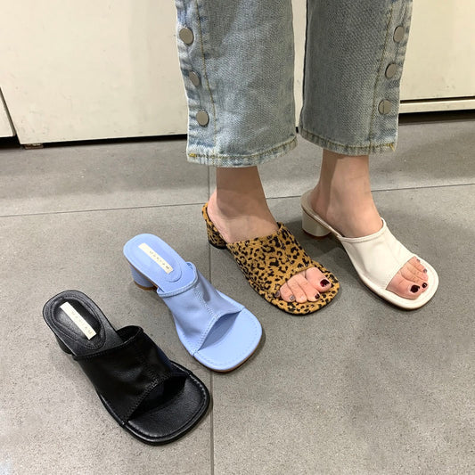제브라패턴 샌들 호피무늬  로우힐 슬리퍼 둥근 Q2030757 사각코 슬림